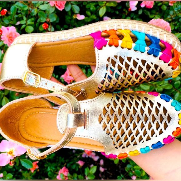 Women’s Huarache Shoes/Sandals. Shimmering Gold with Colorful Leather Sides. - Picture 9 of 9